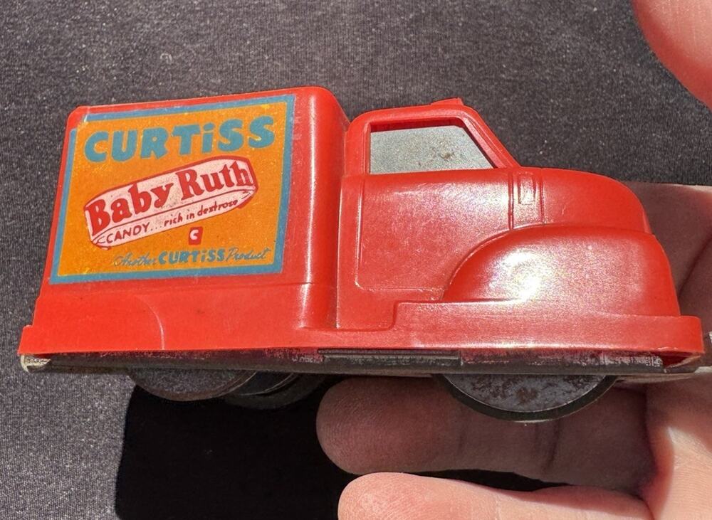VINTAGE 1940’s TOY TRUCK CURTISS CANDY ADVERTISING TRUCK CONWAY PLASTIC CO LO14